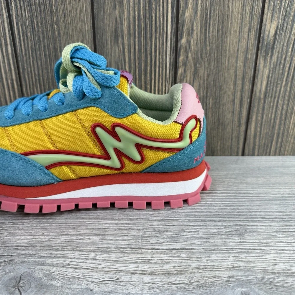 Marc Jacobs product pair